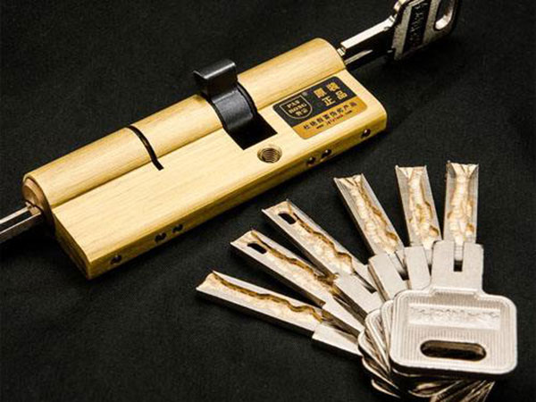 卧龙24小时上门开锁公司