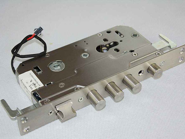 卧龙24小时上门开锁公司