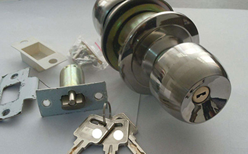 卧龙24小时上门开锁公司