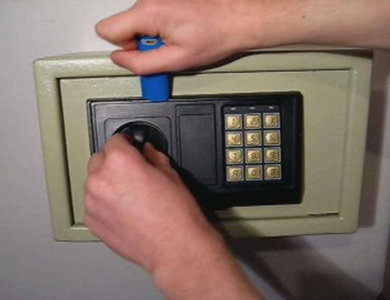 卧龙24小时上门开锁公司