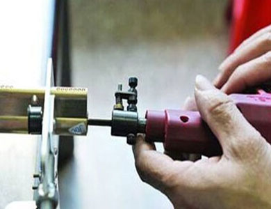 卧龙24小时上门开锁公司