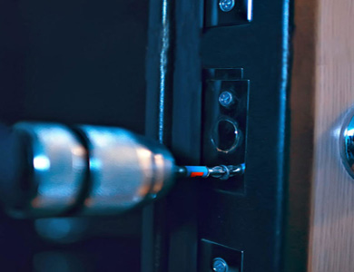 卧龙24小时上门开锁公司